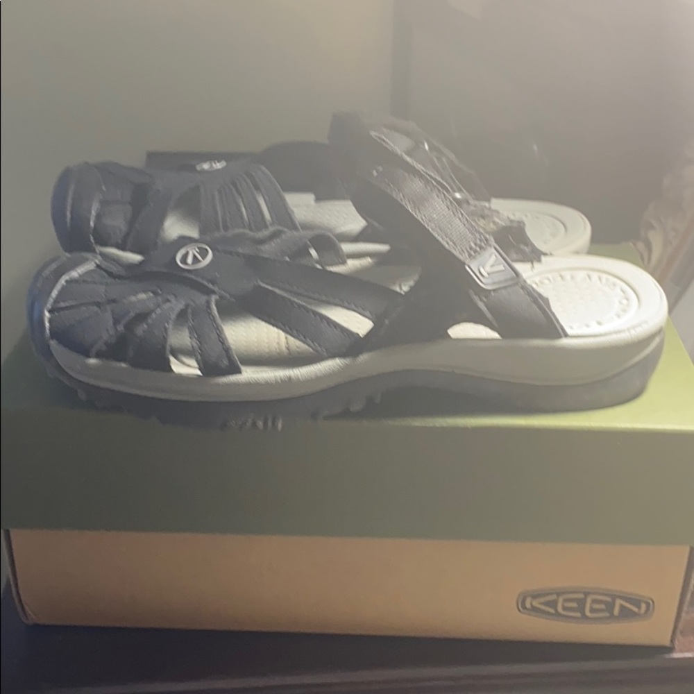 Keen rose sandals 7.5M with heel strap cut off